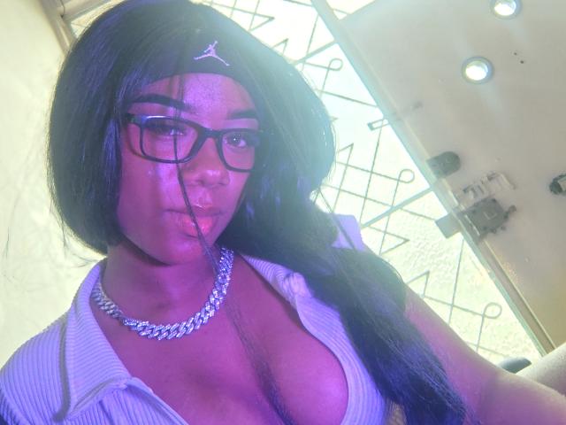 SophiaTaylorn - Live sex cam - 28800596