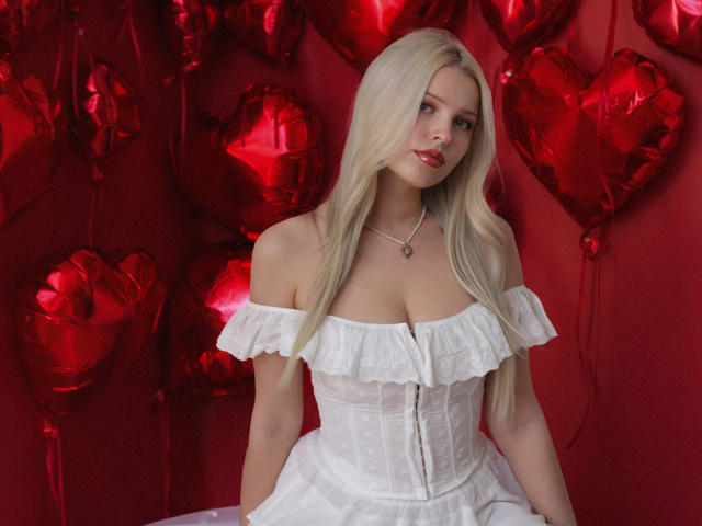 AliceWhitey - Live porn &amp; sex cam - 28801346