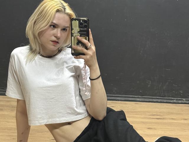 SweetLilyy - Live porn &amp; sex cam - 28801934