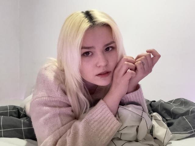 SweetLilyy - сексуальная веб-камера в реальном времени - 28801940