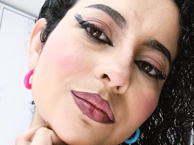 IrinaSweett - Live Sex Cam - 28802657