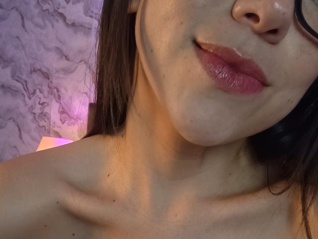 MiaReed - Live sex cam - 28806404