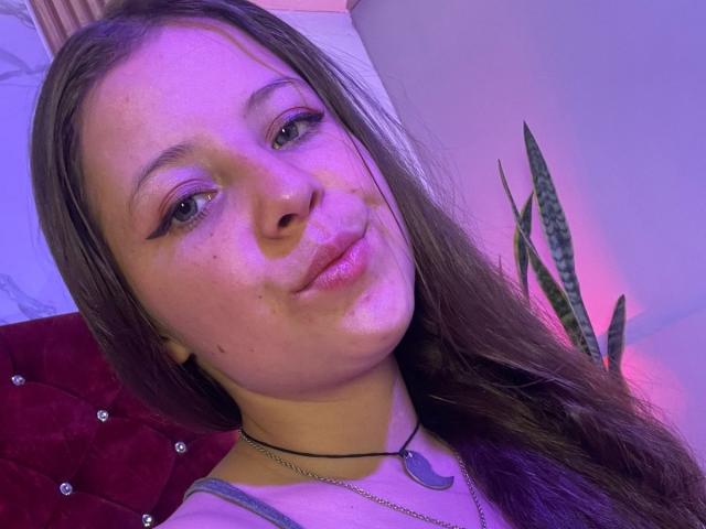 GraceRedMiller - Live sex cam - 28808597