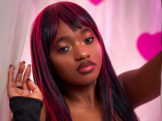 EmmaParisi - Live sex cam - 28813088