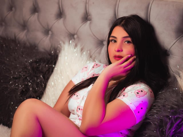 SaraWestt - Live Sex Cam - 28817807