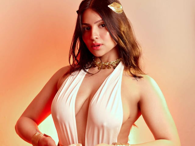 SaraWestt - Live Sex Cam - 28818017