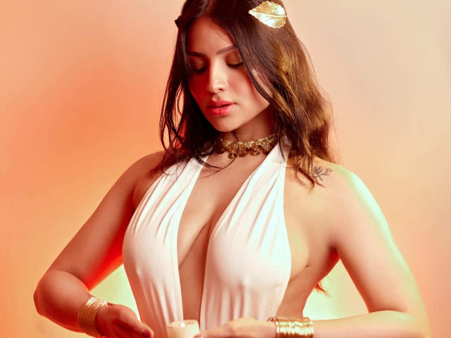 SaraWestt - Live Sex Cam - 28818020