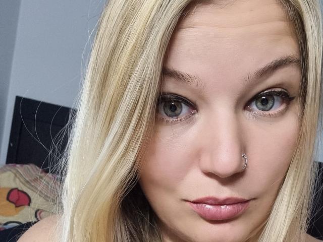 AlmaDeAngel69 - Live porn &amp; sex cam - 28819883