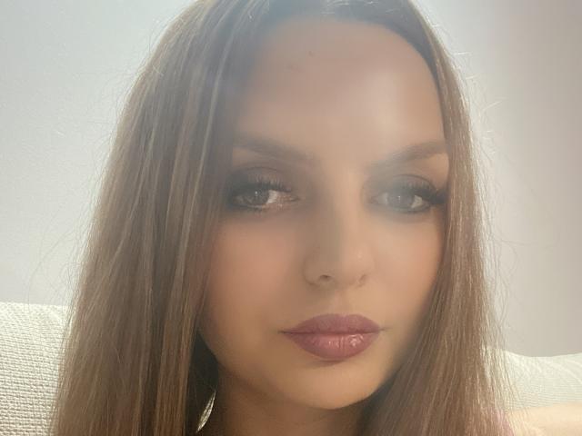 DouceAmelia - Élő pornó és szexkamera - 28821716