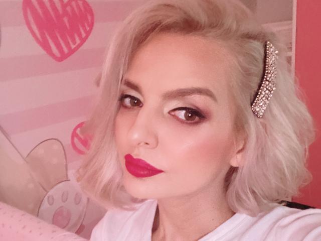 DouceAmelia - сексуальная веб-камера в реальном времени - 28821740