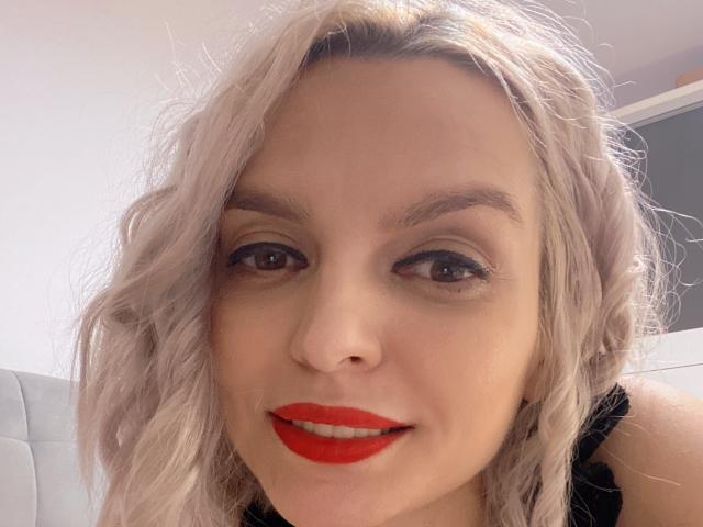 DouceAmelia - Élő pornó és szexkamera - 28821749