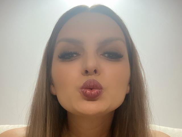 DouceAmelia - Élő pornó és szexkamera - 28821776