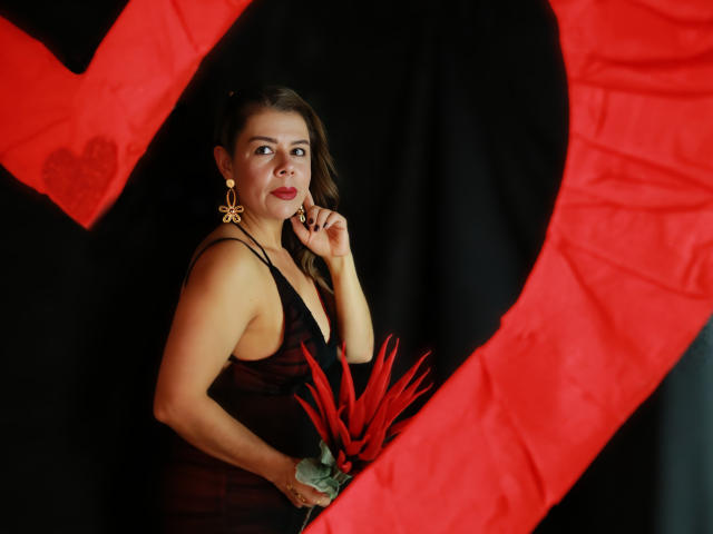 EmiliaMilf - Live sexe cam - 28822781