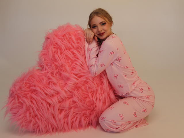 EmilySunshineS - Live porn &amp; sex cam - 28825280