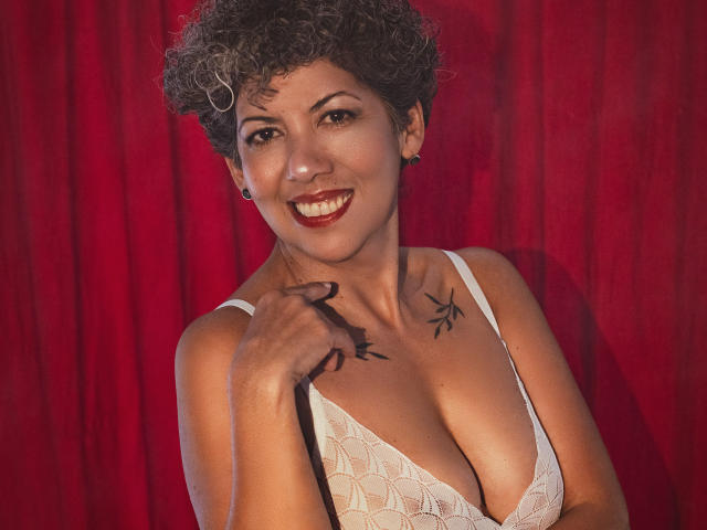 JuliaNewell - Live porn &amp; sex cam - 28827194