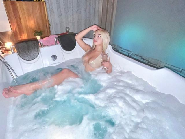 SabrinaColle - Live porn &amp; sex cam - 28827995