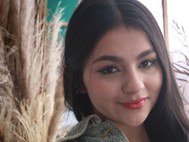 AlessiaFerry - Live sex cam - 28838456