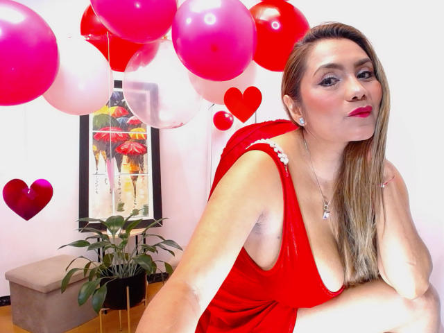 LarisMilfHot - Live sexe cam - 28839734