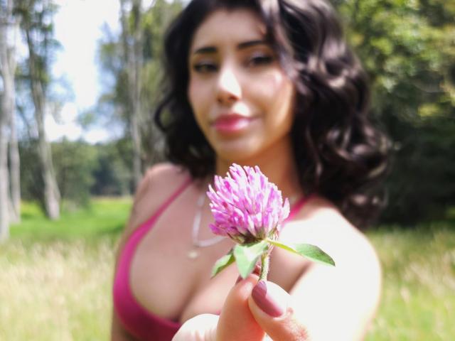 YennettSphinx - Live porn &amp; sex cam - 28840790