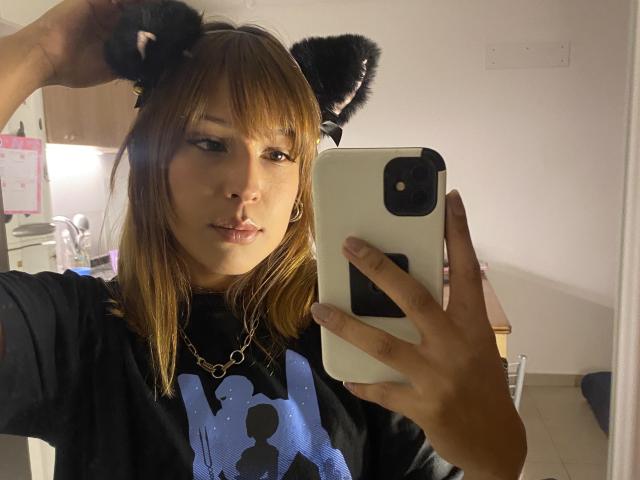 KiaraHernandezX - ライブポルノ&amp;セックスカム - 28844777