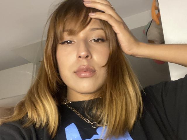 KiaraHernandezX - ライブポルノ&amp;セックスカム - 28844810