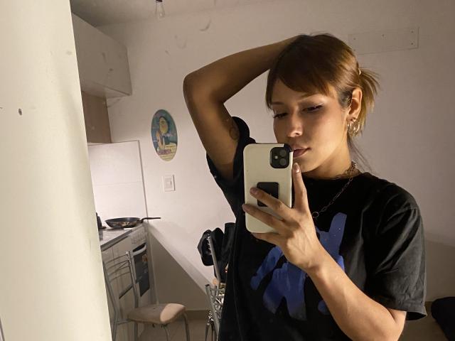 KiaraHernandezX - ライブポルノ&amp;セックスカム - 28844822