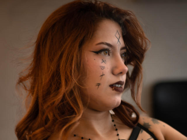 EmmaThomsonn - Live porn &amp; sex cam - 28848191