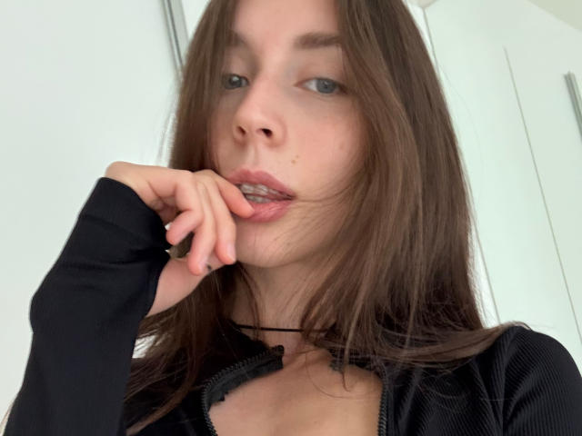 AnissaRaumhill - Live porn &amp; sex cam - 28852760