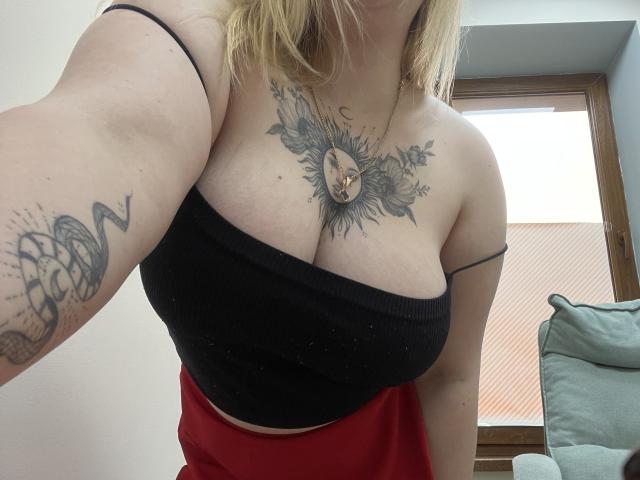 DiLaria - Live sex cam - 28859588