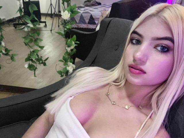SabrinaColle - Live porn &amp; sex cam - 28861124