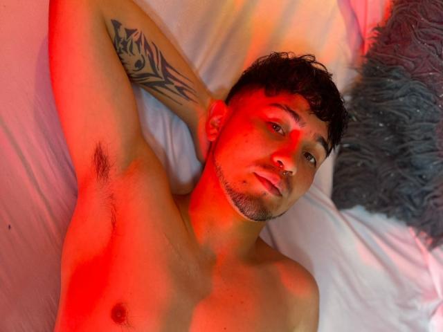 ScarlettAndAlan - Live Sex Cam - 28863470