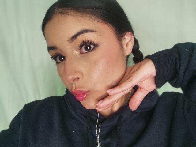 EmilyVv - Live sexe cam - 28865111