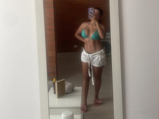 Gabrielafoxxy - Live Sex Cam - 28874507