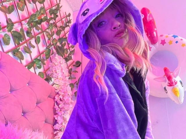 LaurenEvie69 - Live Sex Cam - 28875308