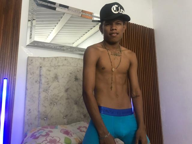 JuanmHata - Live porn &amp; sex cam - 28880684