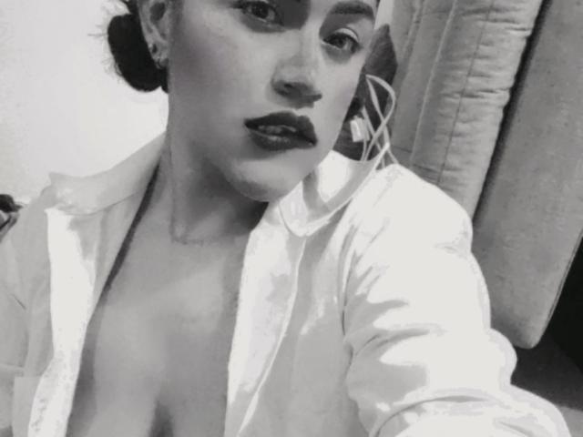 IvannaDuran - Live porn &amp; sex cam - 28882820