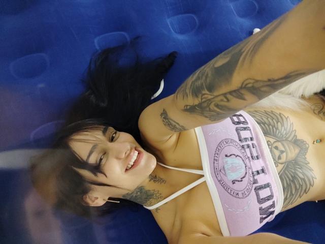 MelannieCoras - פורנו בשידור חי ומצלמת סקס - 28890587