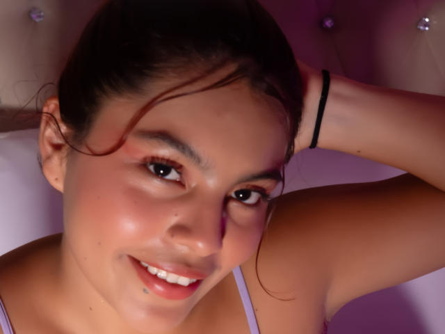 AlyssaGreen - Live sexe cam - 28898957