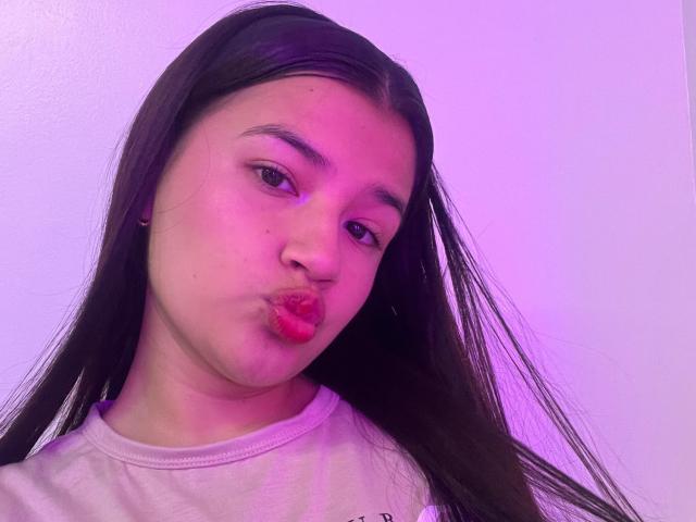 IrisBlair - Live sex cam - 28899713