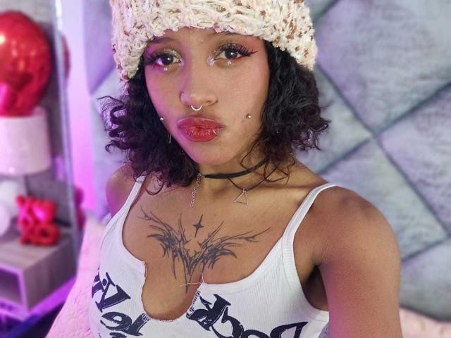 LunaKeller - Live sex cam - 28904012