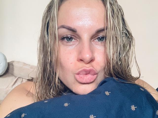 BelleLisaG - Sexe cam en vivo - 28907498