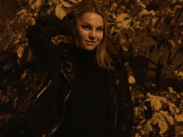 BelleLisaG - Sexe cam en vivo - 28907516