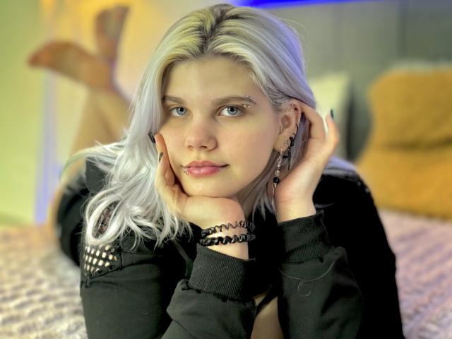 JoannLowe - Live sex cam - 28910705