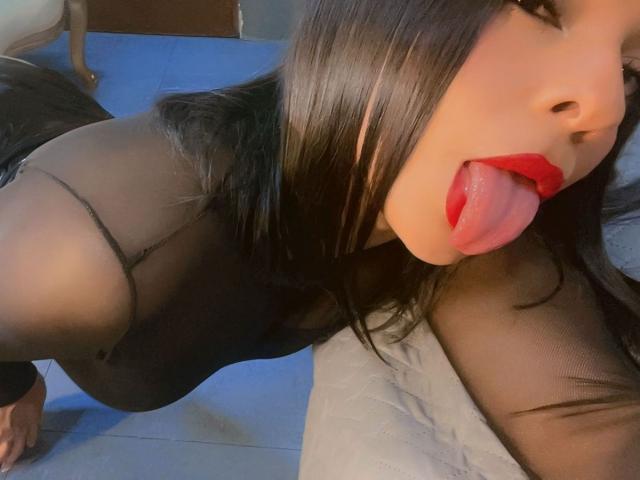 LindaFrancoo - Live sex cam - 28911095