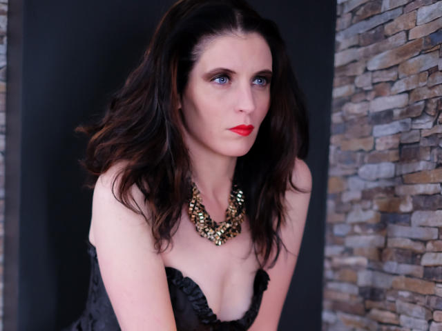 MistressSofia - Chat live hot with this dark hair Fetish 