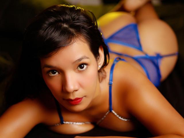 LuciaMoretti - Live porn &amp; sex cam - 28914176