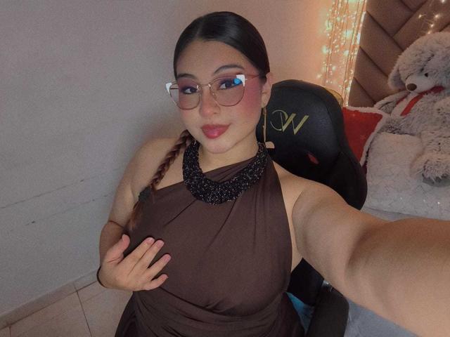 HelueJamil - Live sex cam - 28920071