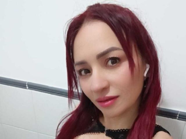 EmaCollins - Live sex cam - 28925528