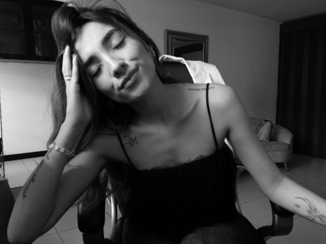 AdharaCooperr - Live sex cam - 28926812
