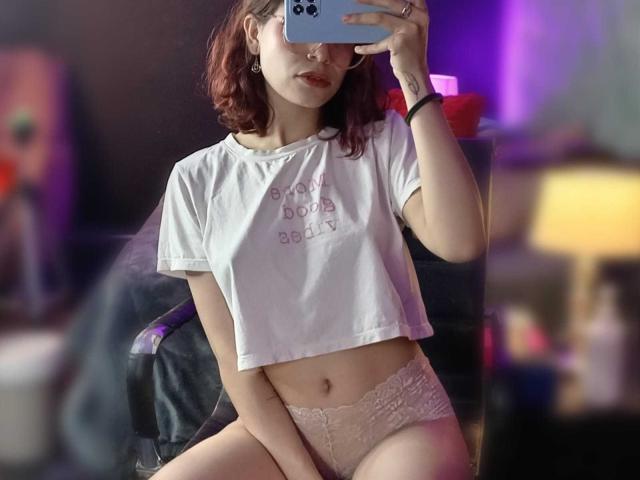 SophieBlake - Live sex cam - 28933580